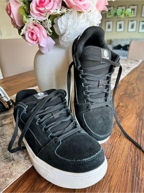 Volcom Men's Black Suede Low-Top Sneakers with White Sole